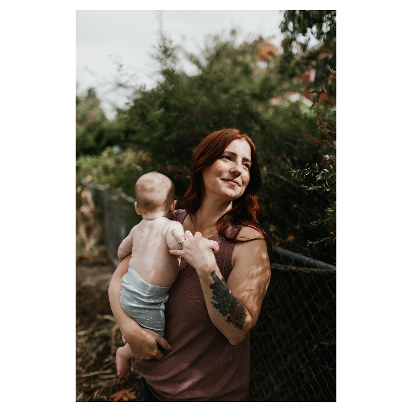 this darling little family on a late summer morning ♡ also: it&rsquo;s already october and the fall has arrived and I still have a few more openings for family sessions before the holidays&mdash;ring my bell if you wanna make some picshuuurs &hearts;