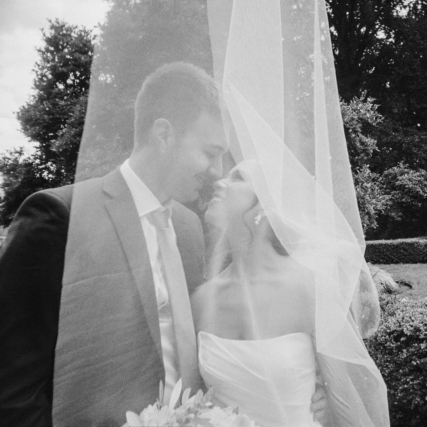 . 
the sweetest wedding with a ceremony in the shakespeare garden and an epic reception at bar west ⚡️ a little bit of dancing and a little bit of film; a few roses, a table full of pies and a whole lotta luuuuv ❤️
.
Venue: @westportland 
Florals:  @