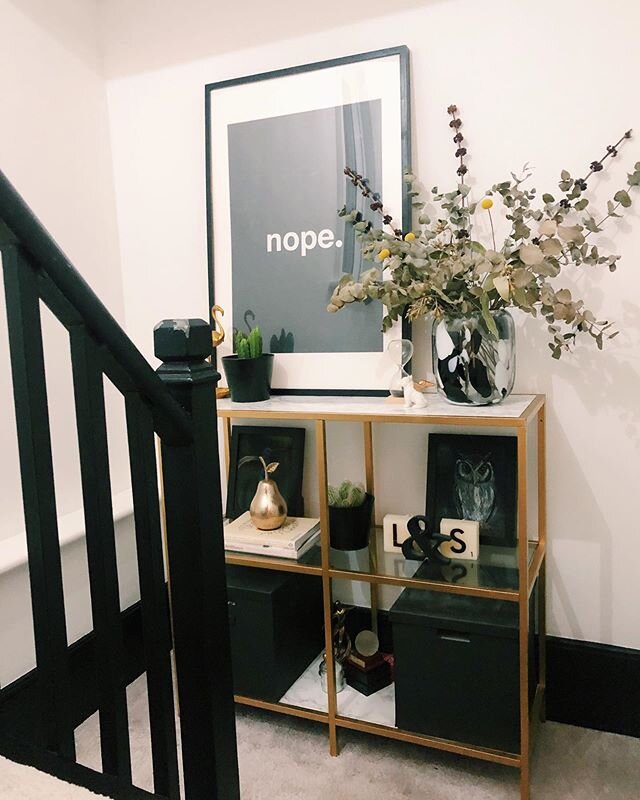 Love this little shelfie on our staircase. It&rsquo;s the perfect place to keep books (in the boxes!) and display some meaningful items in a place we see everyday!
&bull;&bull;&bull;
Do you have a place to display sentimental items?
&bull;&bull;&bull