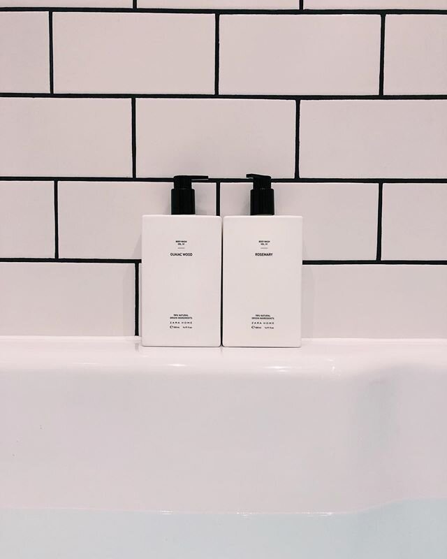 Obsessed with all the new @zarahome items, especially the shower gel 🚿

I have to say Rosemary is by far my favourite...Guiac Wood is a bit bland for me, I thought it was going to be woodier but to me it&rsquo;s more vanilla. The packaging is also P