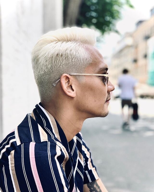 Asian persuasion 🤍 By Alex Swipe to see before ➡️
#joicoblondelife #blondasian #gayblonde #joico #blondelife #fris&oslash;r #joicocolor @joico @joiconorway #ugressfris&oslash;r @tendenzno