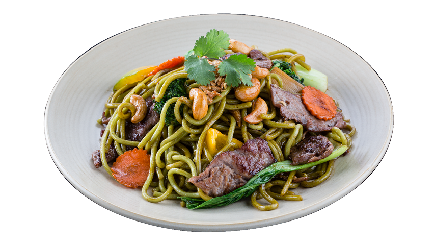 Beef Cashew with Spinach Noodle