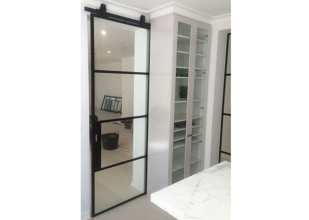 Private Residence Sliding Door with Recessed Finger Pull (Exposed Track)