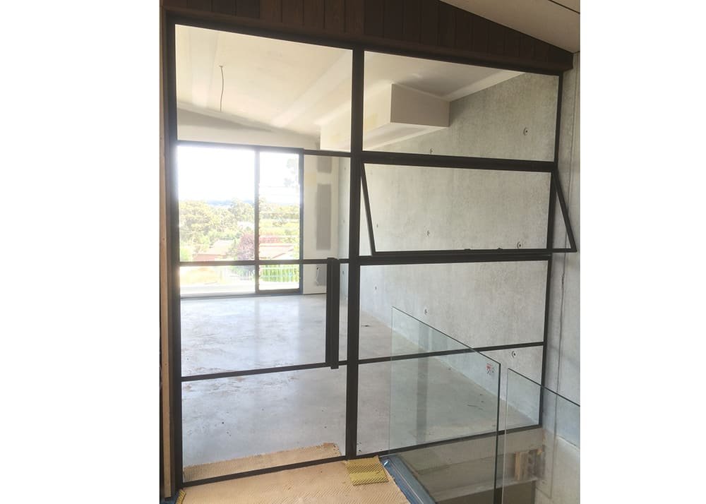 Private Residence Cavity Sliding Door With Side Fixed and Awning Windows