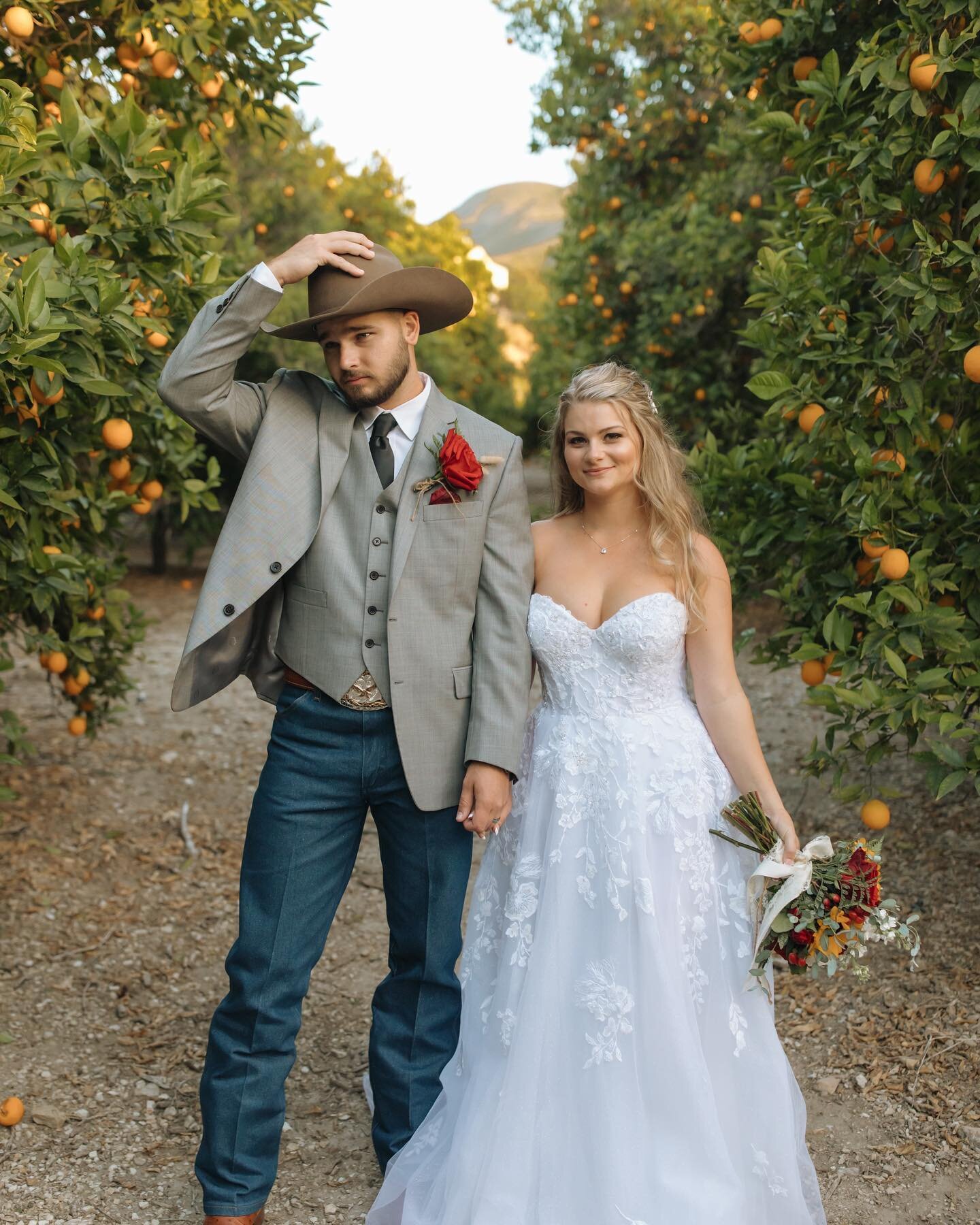 loved this perfect country wedding on the family ranch!

#venturacountyphotographer #santabarbaraweddingphotographer #ojaiphotographer #venturacountyweddingphotographer #californiaweddingphotographer #ranchwedding #santabarbaraphotographer #venturawe