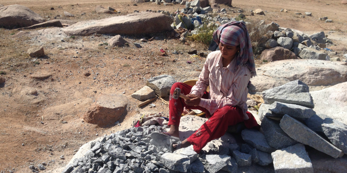 Boy works in Rajasthan stone quarry, Source: Naturrsteen Report