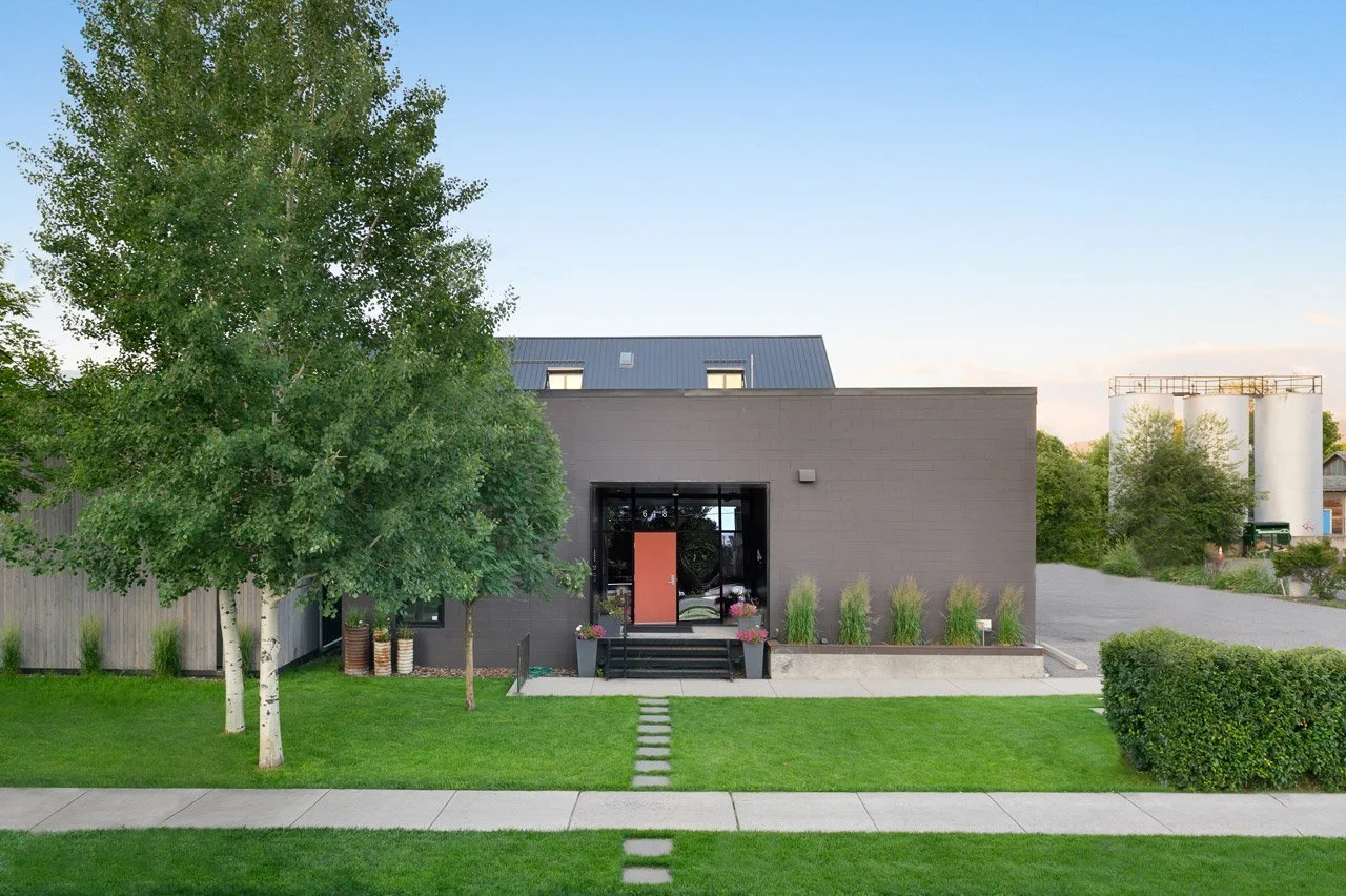 Exhibition Preview at Medium Gallery