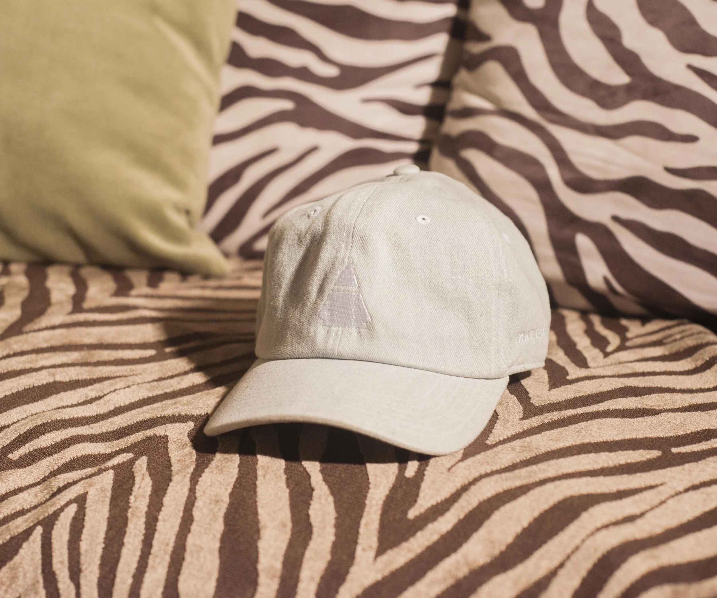 lightdenimBlue_white_front.jpg