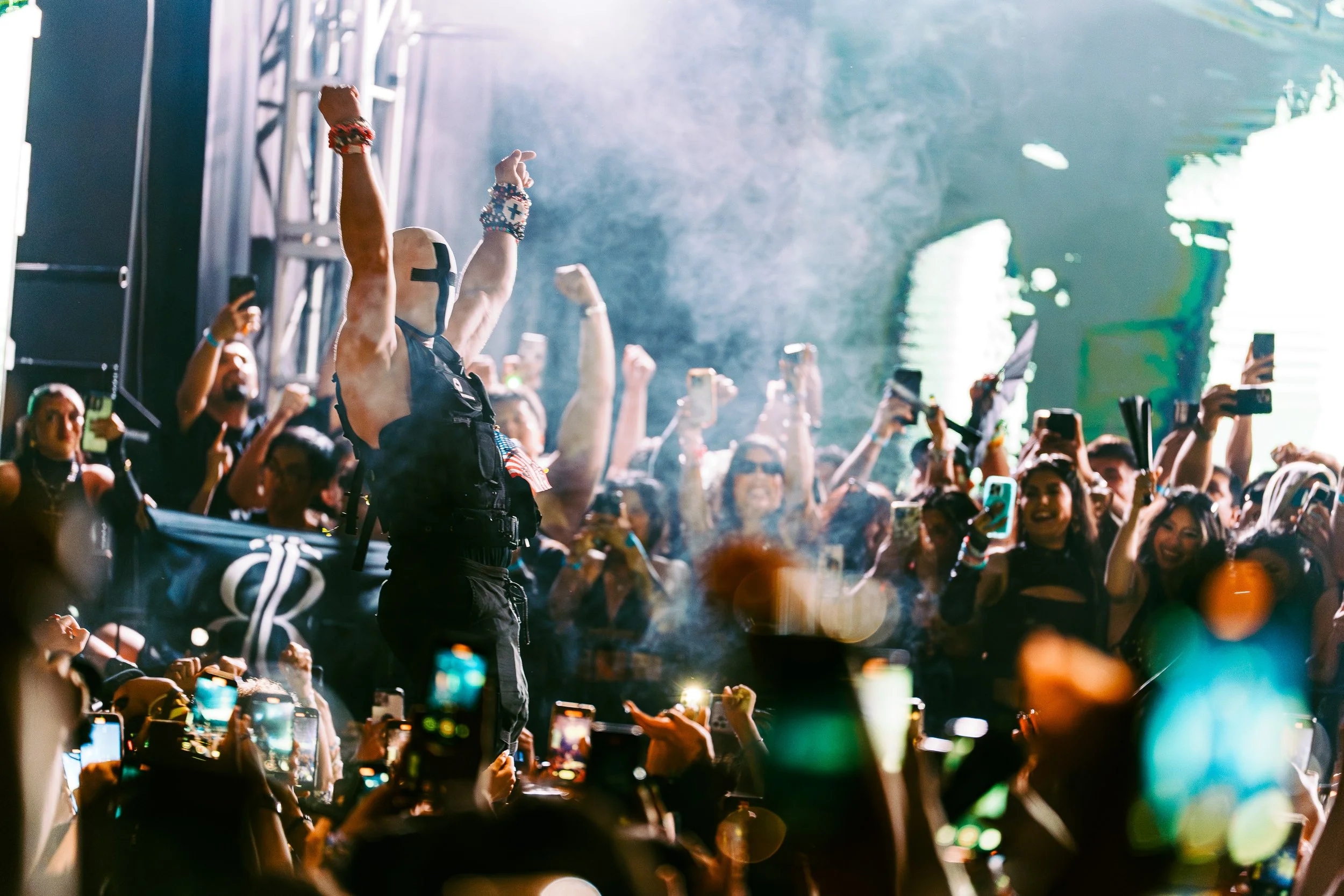 HOLY PRIEST MIDWAY - @SEBSEGURA-4.jpg