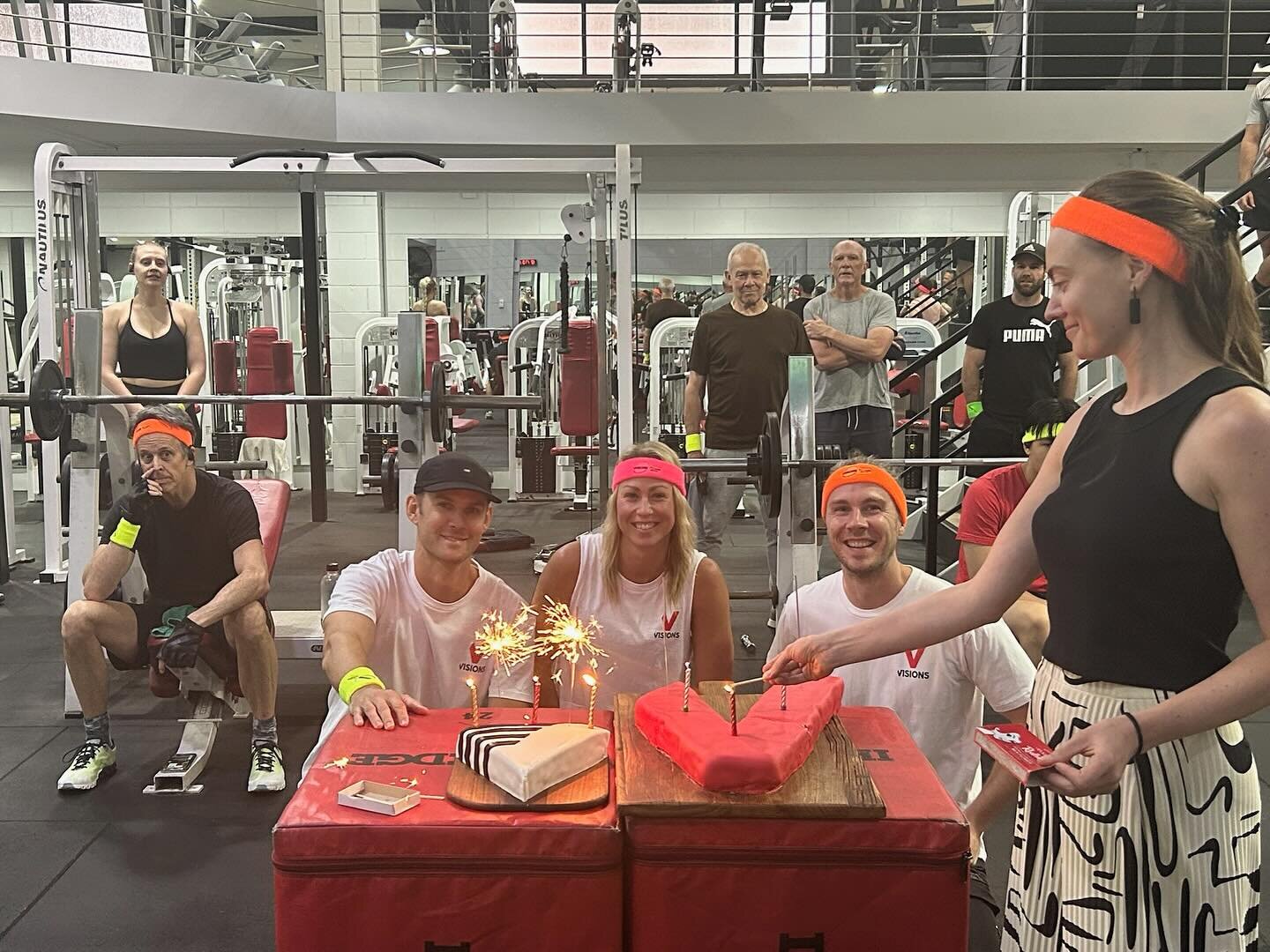 Birthday celebrations were in full swing over the weekend. Gym floor cake, daggy sweatbands, too many photos to look at and some very proud members showing their love for the place 🩷🩵💛