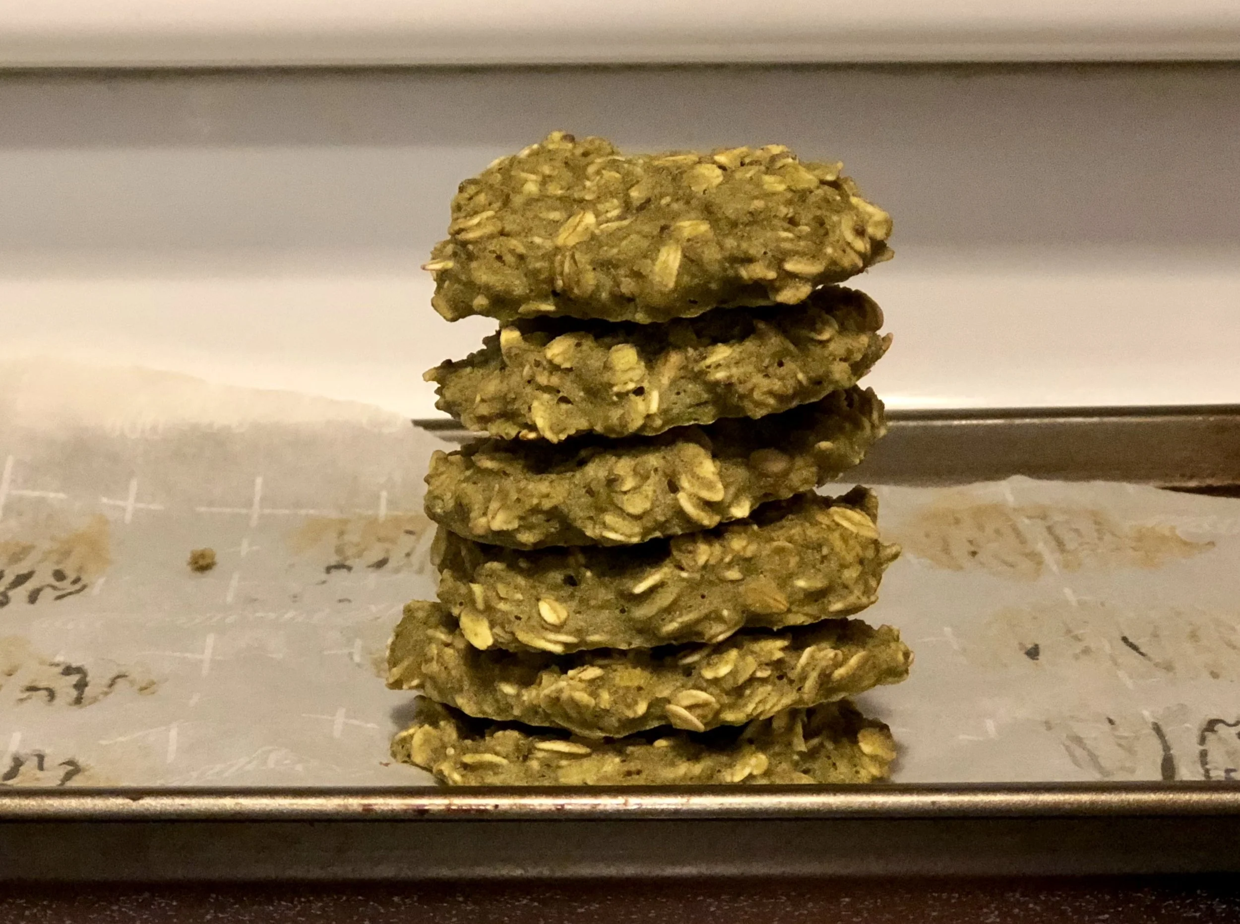 Green juice turned into cookies. Easy and a nutritious afternoon snack!