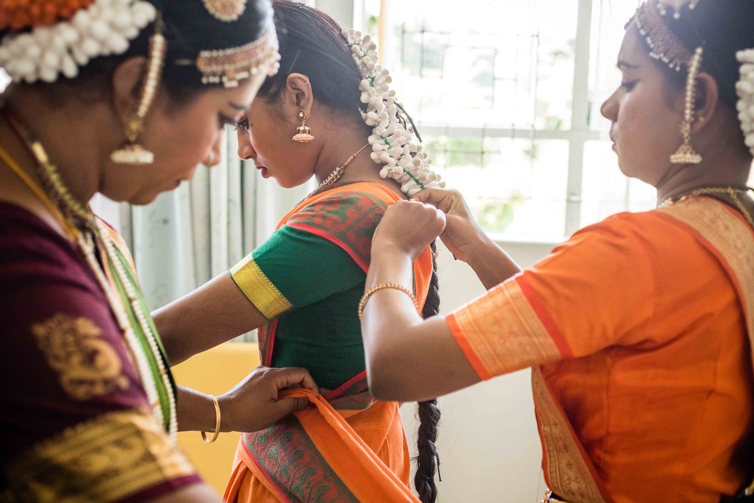  Préparatifs pour le Bharata Natyam - Ile Maurice 