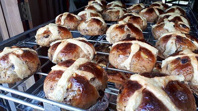 Couldn't wait till Easter. I mean where do I start? Do I tell you how soft they are? That that shiny glaze is our own homemade Apricot Jam? Or about that signature fruit, spice and aromatics mix we've tuned carefully? Of course they've got that compl