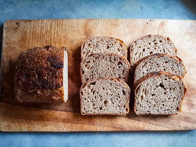 Wholegrain Sourdough Sandwich Loaf. Sliced 2 days after baking. Sourdough stored well makes all the difference.

#wholegrain #colombofood #colombo #wildyeast #levain #sourdough