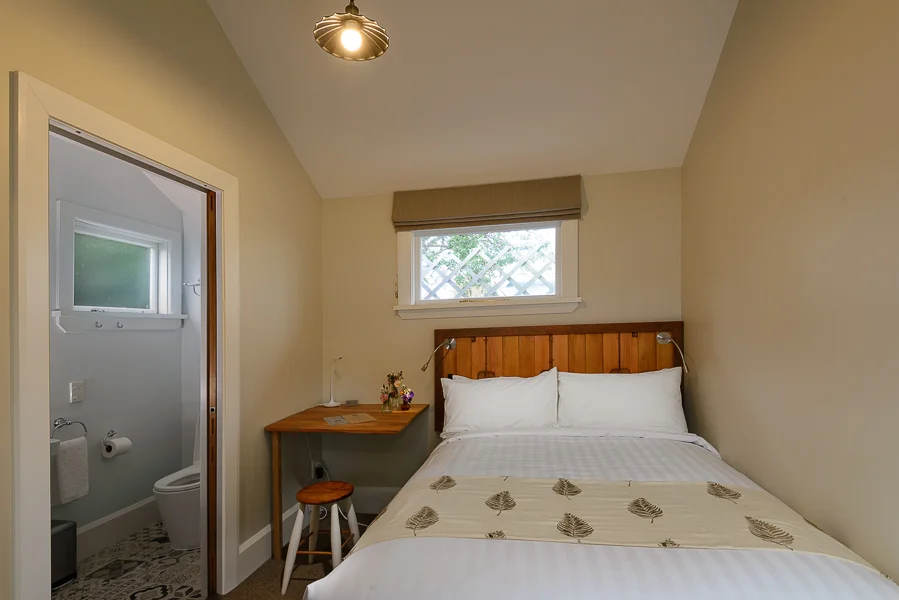 Kauri Double Room with Ensuite.jpg