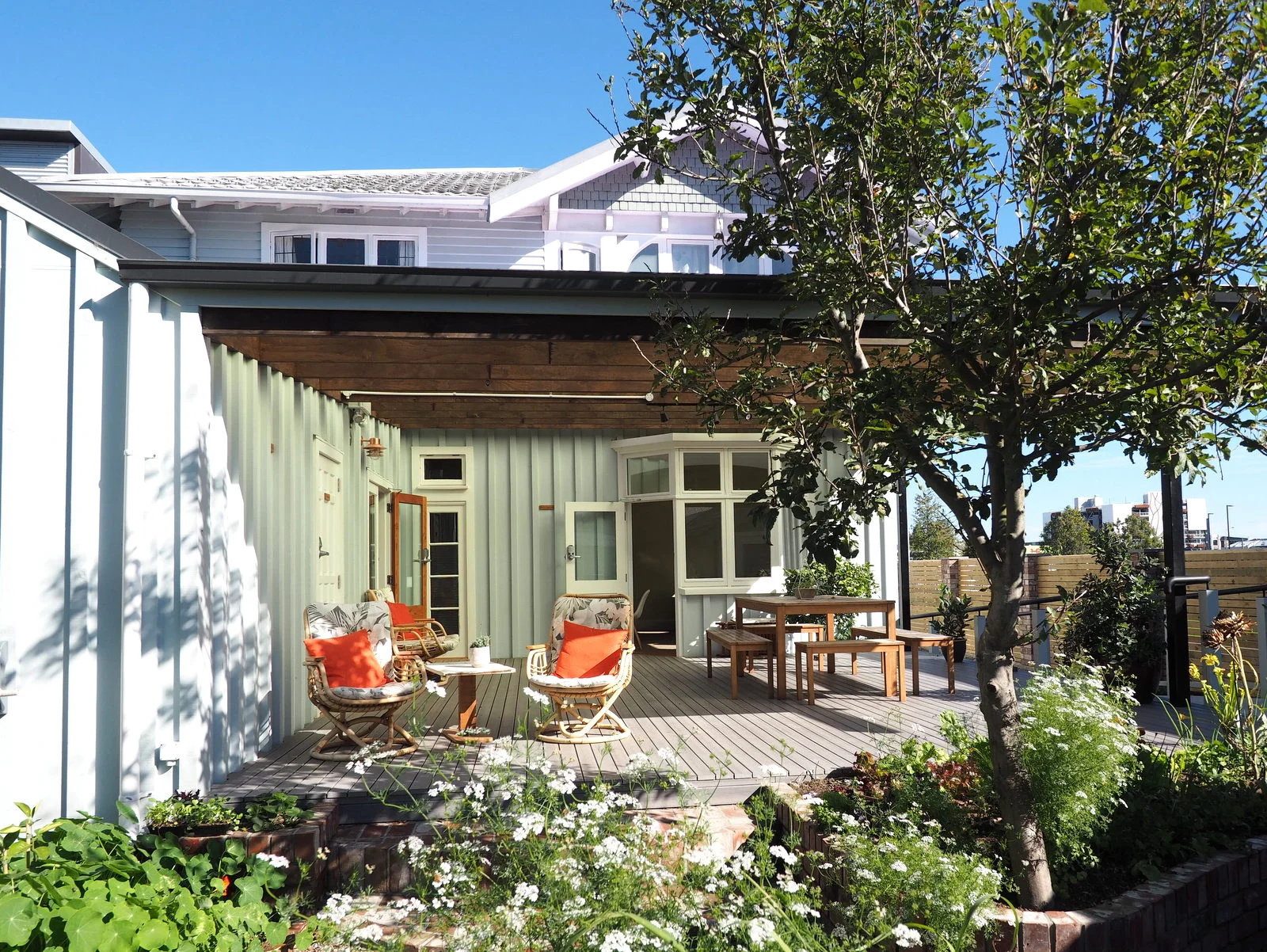 garden&deck.jpg