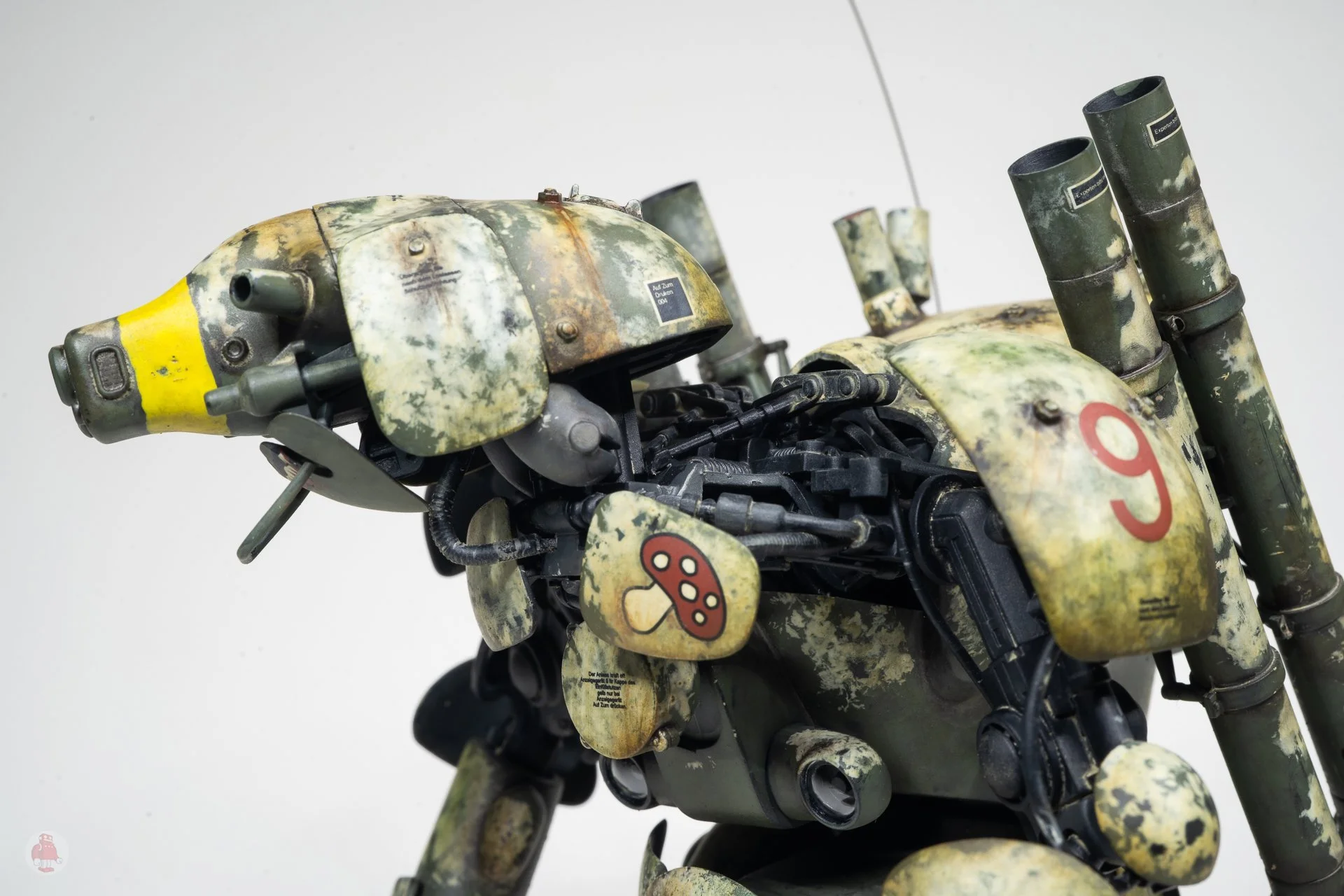Maschinen Krieger Großer Hund Dachshund Variant in Snow Camouflage