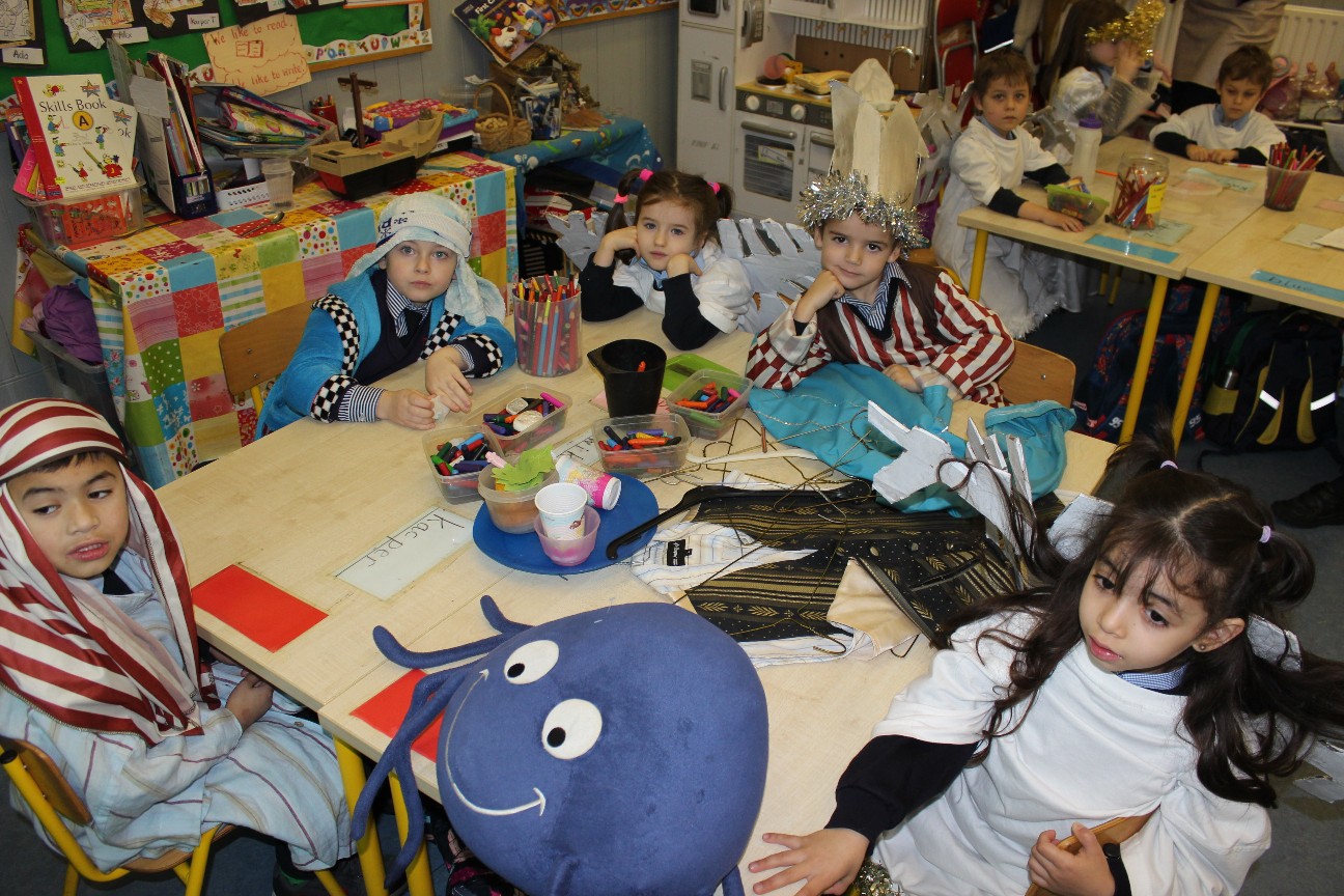 Junior Infants Claddagh Christmas Show Ms Ferguson#5.JPG