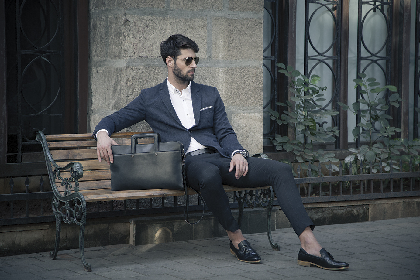 A true international design collaboration with HYPHEN brands, India, to develop a range of premium leather accessories with a Scottish design heritage and a modern minimal theme.