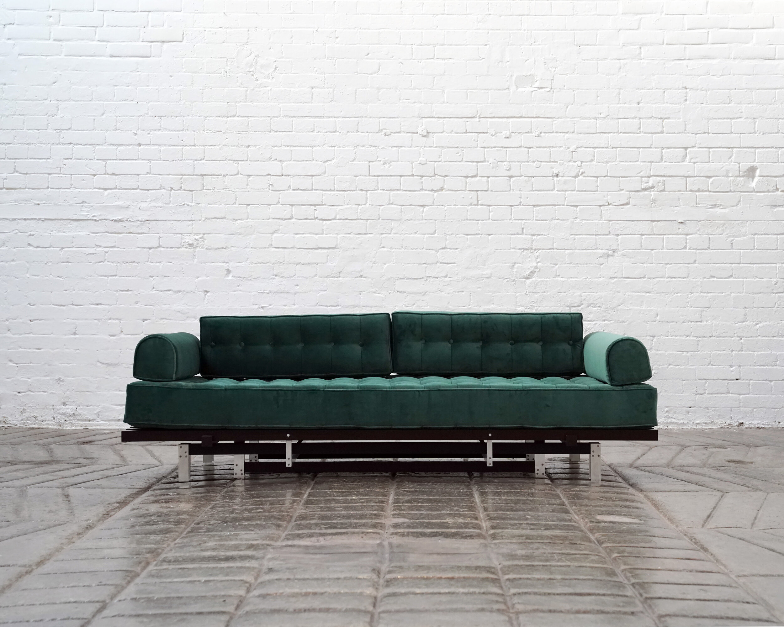 Jae Whan Kim_Daybed_front.jpg