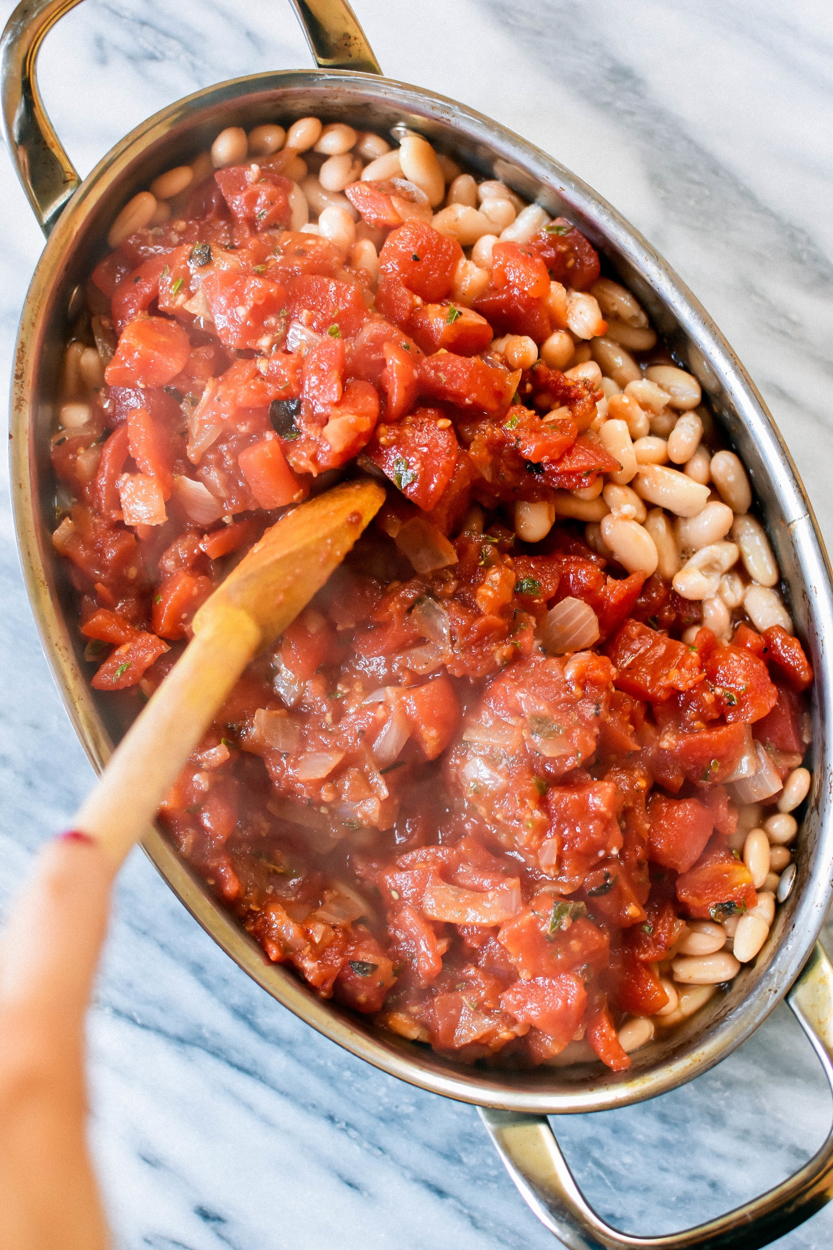 greek baked beans in tomato sauce