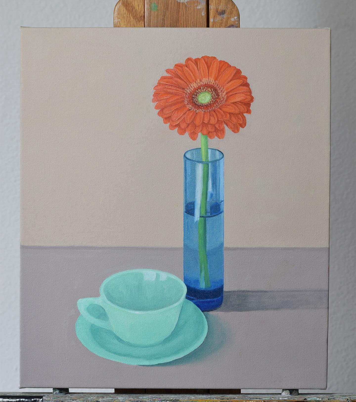 Work in progress: still life featuring Jadeite and a daisy. 🎨
.
.
.
.
.
#stilllifepainting #daisypainting #artworkinprogress