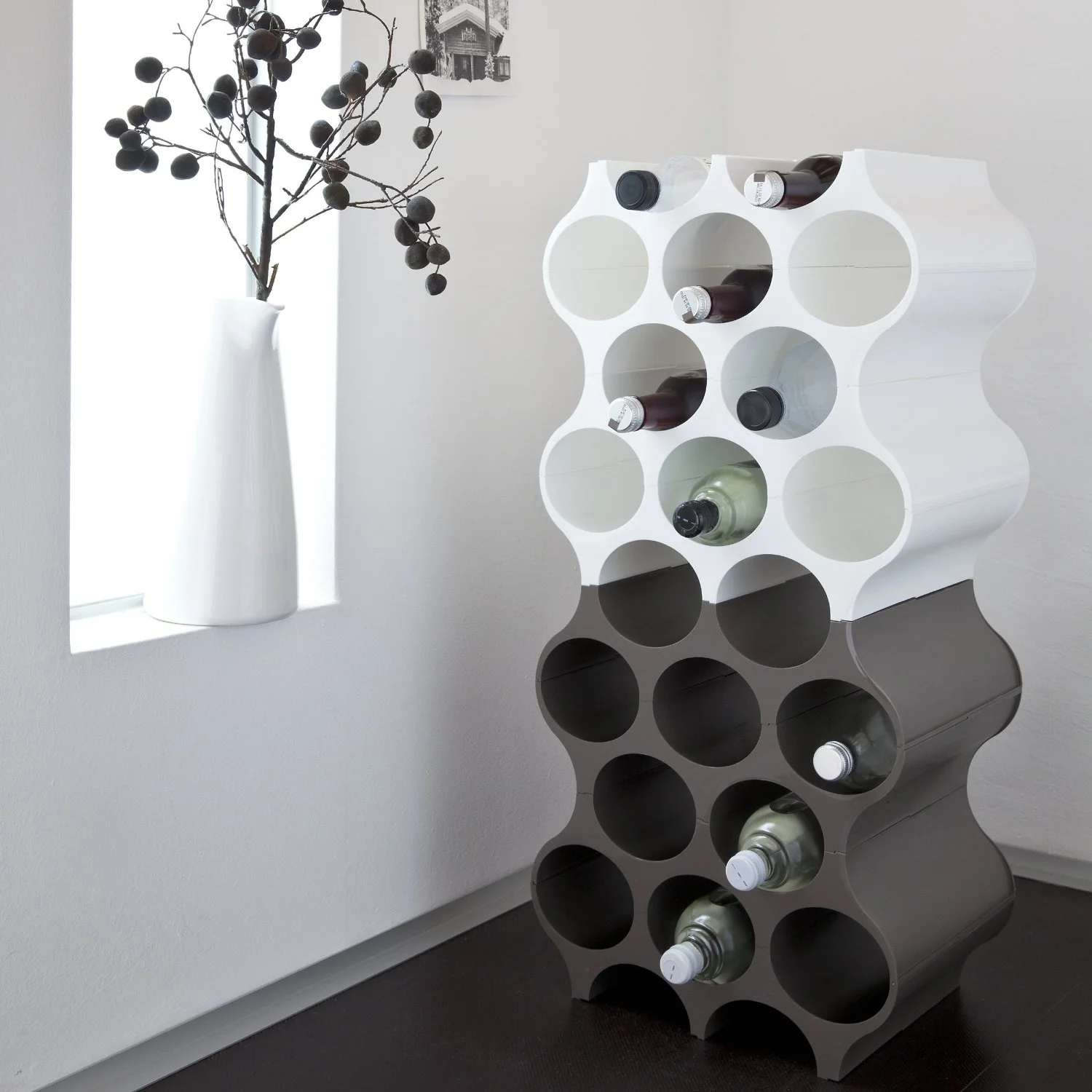 Keeping wine products in good condition withthe right rack and model