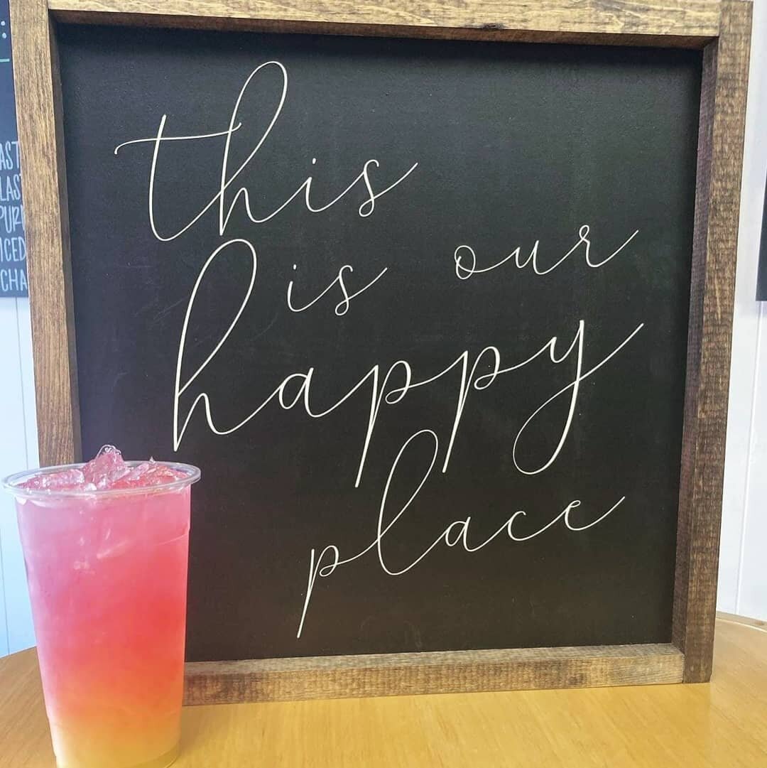 Motivation Monday: &quot;Either you run the day, or the day runs you!&quot;
@dt_nutrition_club_ is the best fuel for your Monday!🤸&zwj;♀️
You can customize any beverage to your liking, and they have a great selection of add-ins for any wellness boos