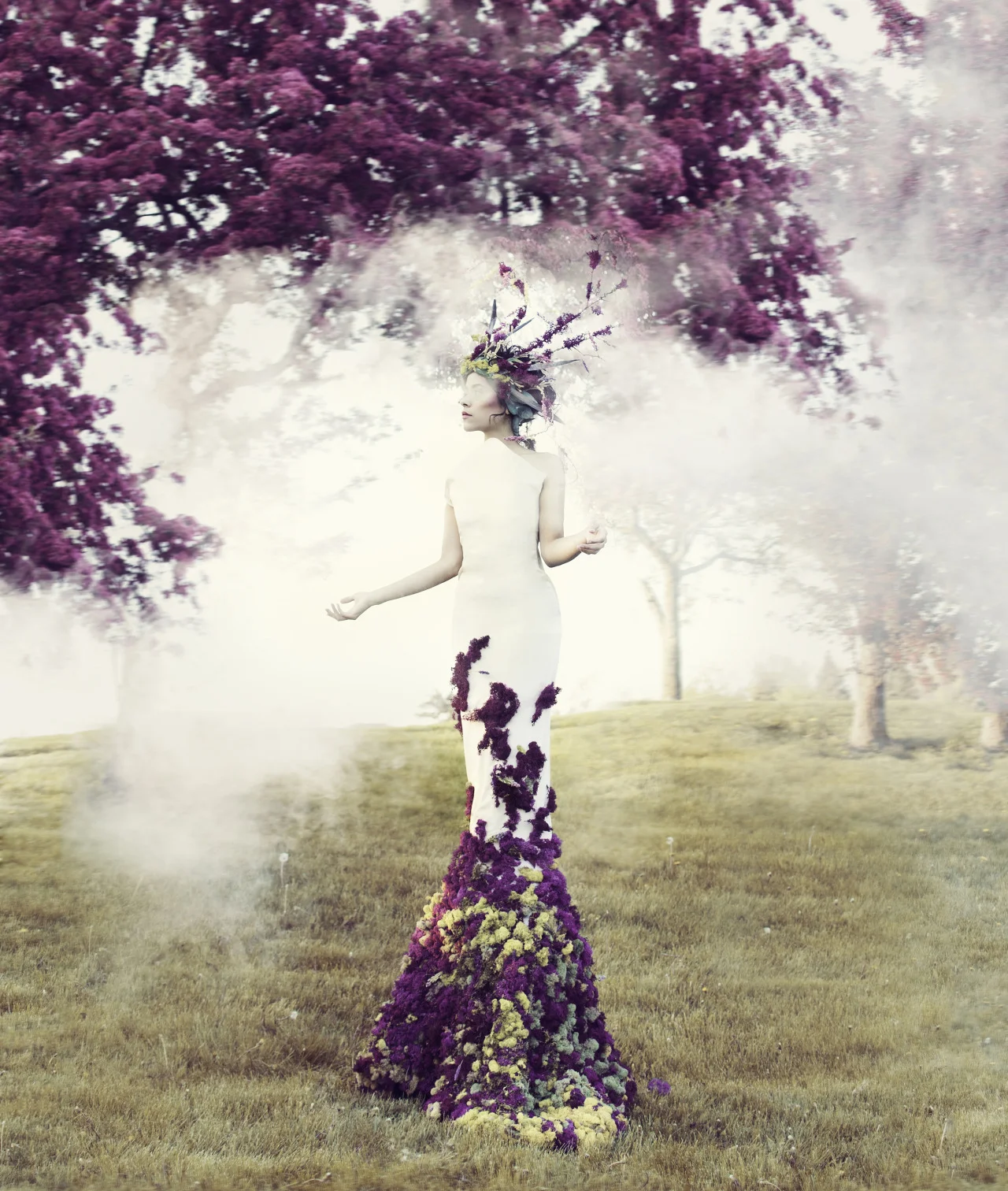 DREAMDreaming puts you into an environment that you cannot always control. It brings together all of the dream states and forms them into one perplexing concept of an alternate reality. Elements of terror, joy and the mundane days of life mold toget…