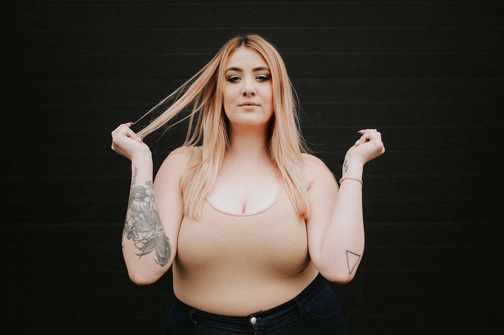 Curvy tattooed women