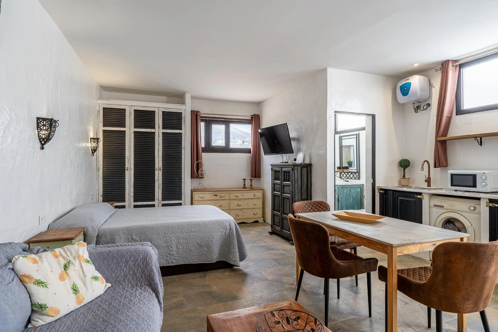 WhatsApp Image 2025-11-10 at 17.04.22_6b3ab92e.jpg