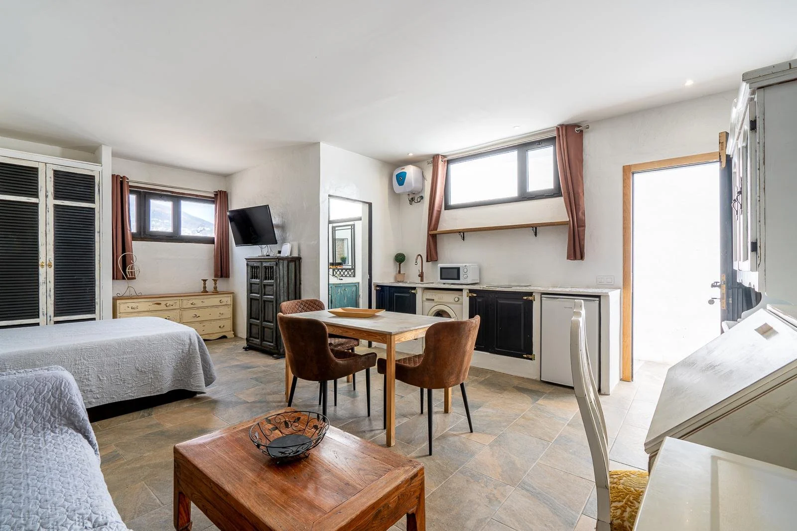 WhatsApp Image 2025-11-10 at 17.04.22_80e9ba47.jpg