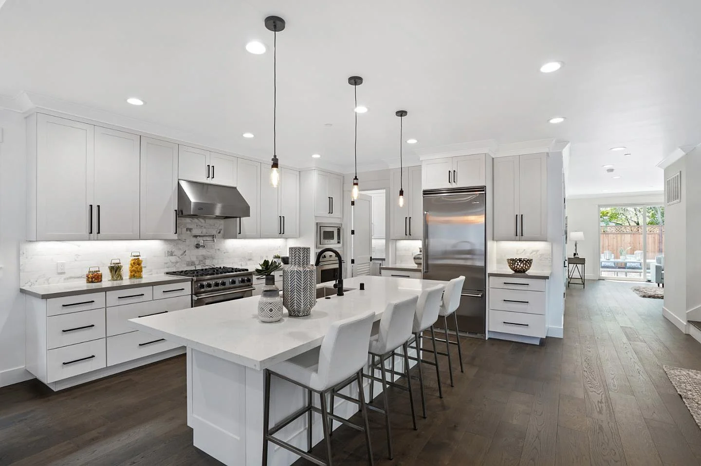 03-Kitchen 1.jpg