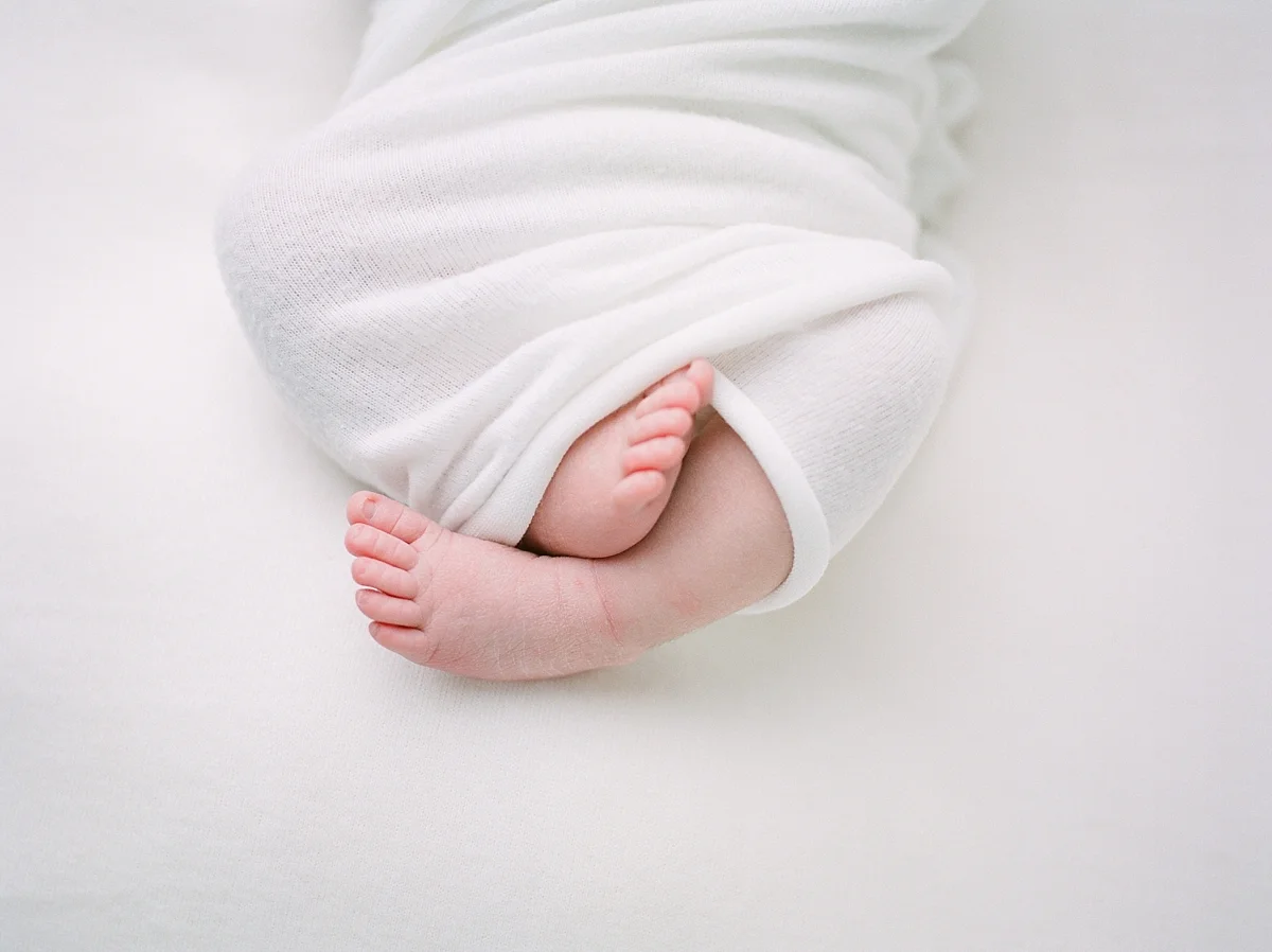 newborn-child-family-champaign-central-il-film-photographer