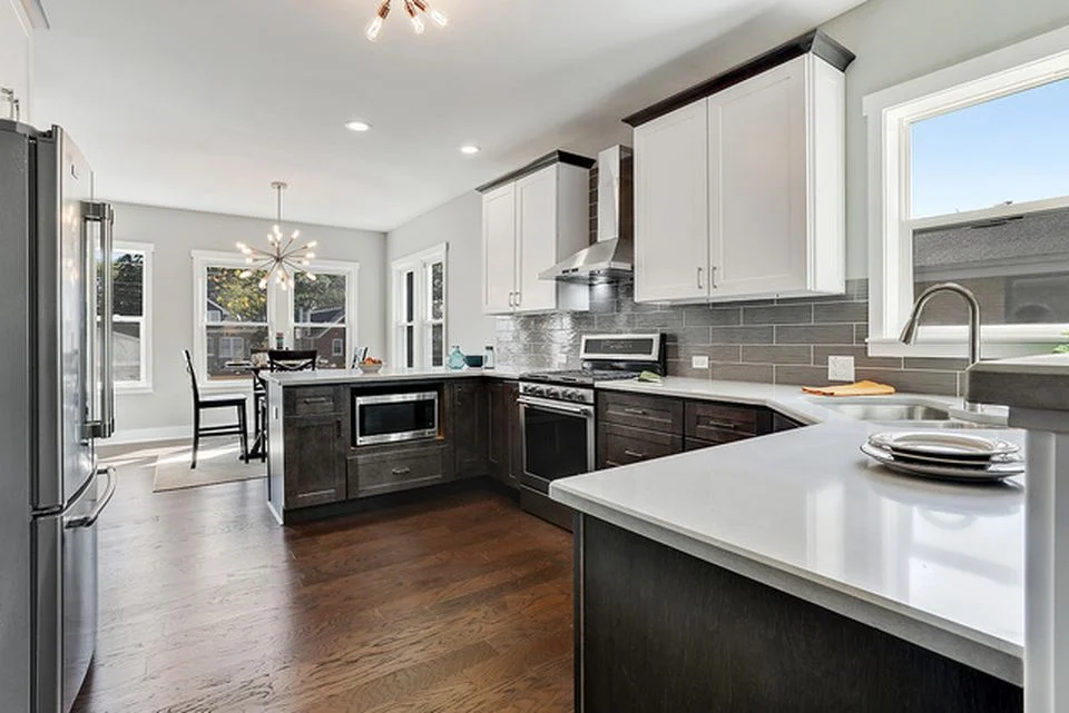 Kitchen 2.jpg