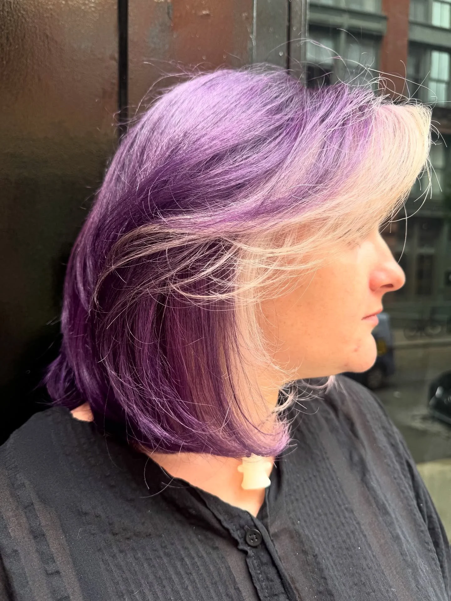 A little cosmic boost was in order 💫

Achieving this look required a two-tone, two-step double process to revive her silver and purple hues!

Color by @mimisworldofcolor
Cut by @bbaccarella