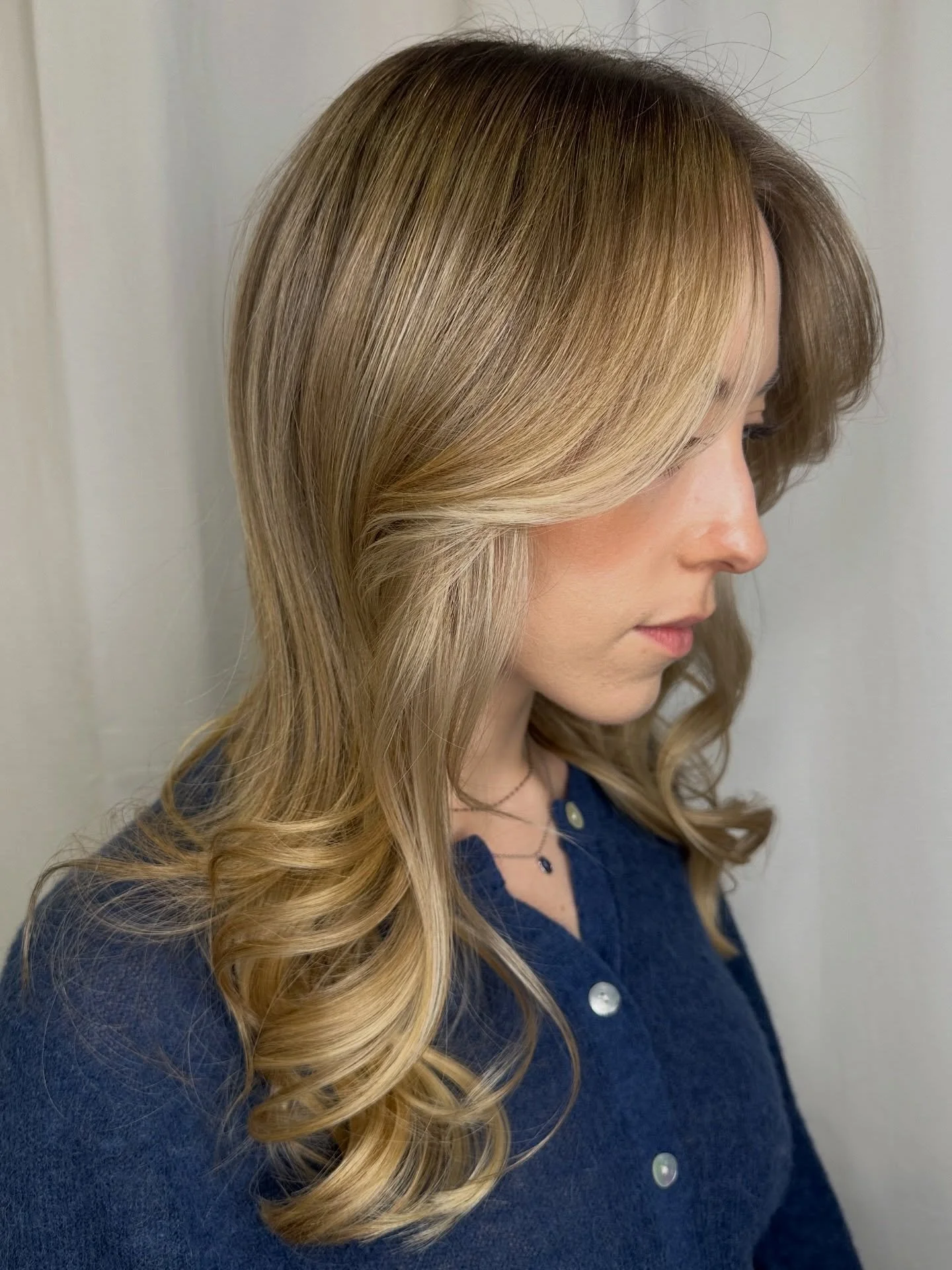 @hair_dazzler brought Ai hair to life, with this Winter to Spring rooted balayage. This look allows for an easy seasonal re-touch, that looks great in all its phases!!