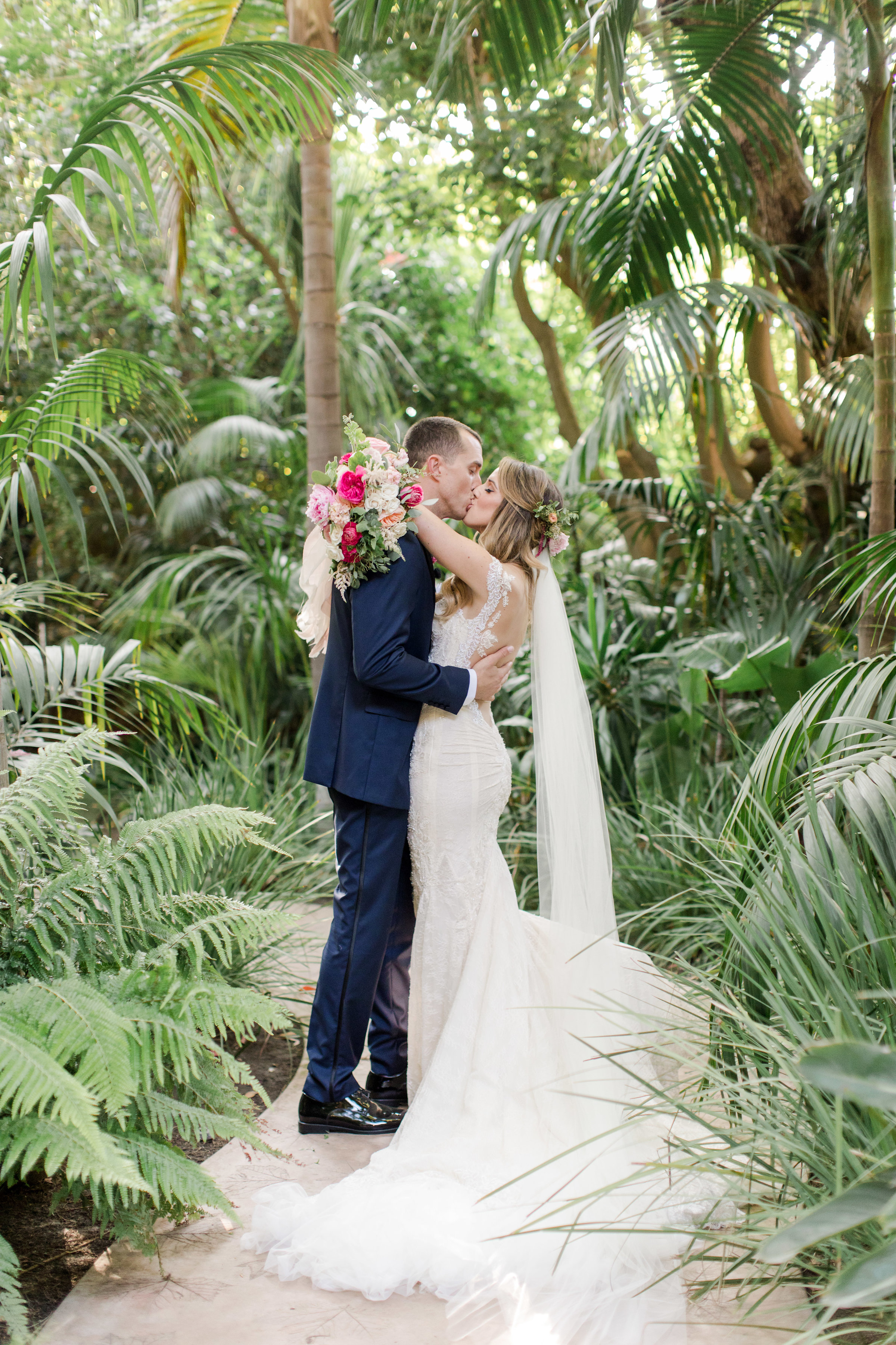 JennyQuicksallPhotography_www.jennyquicksall.com_WestlakeVillageInn_HartleyBotanicaWedding_-800.jpg