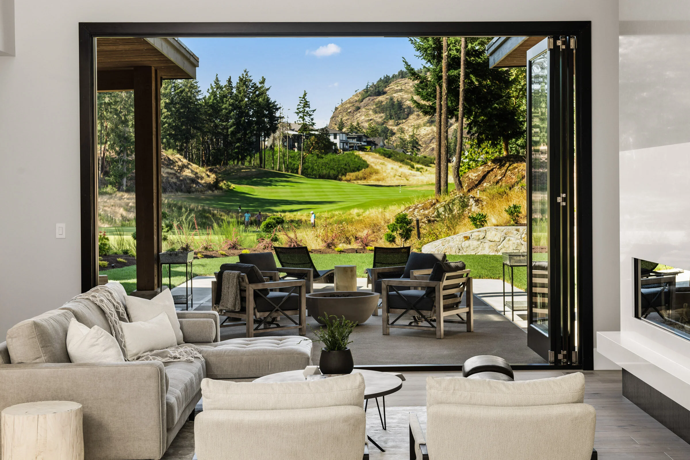 2224 Riviera-Web-13.jpg