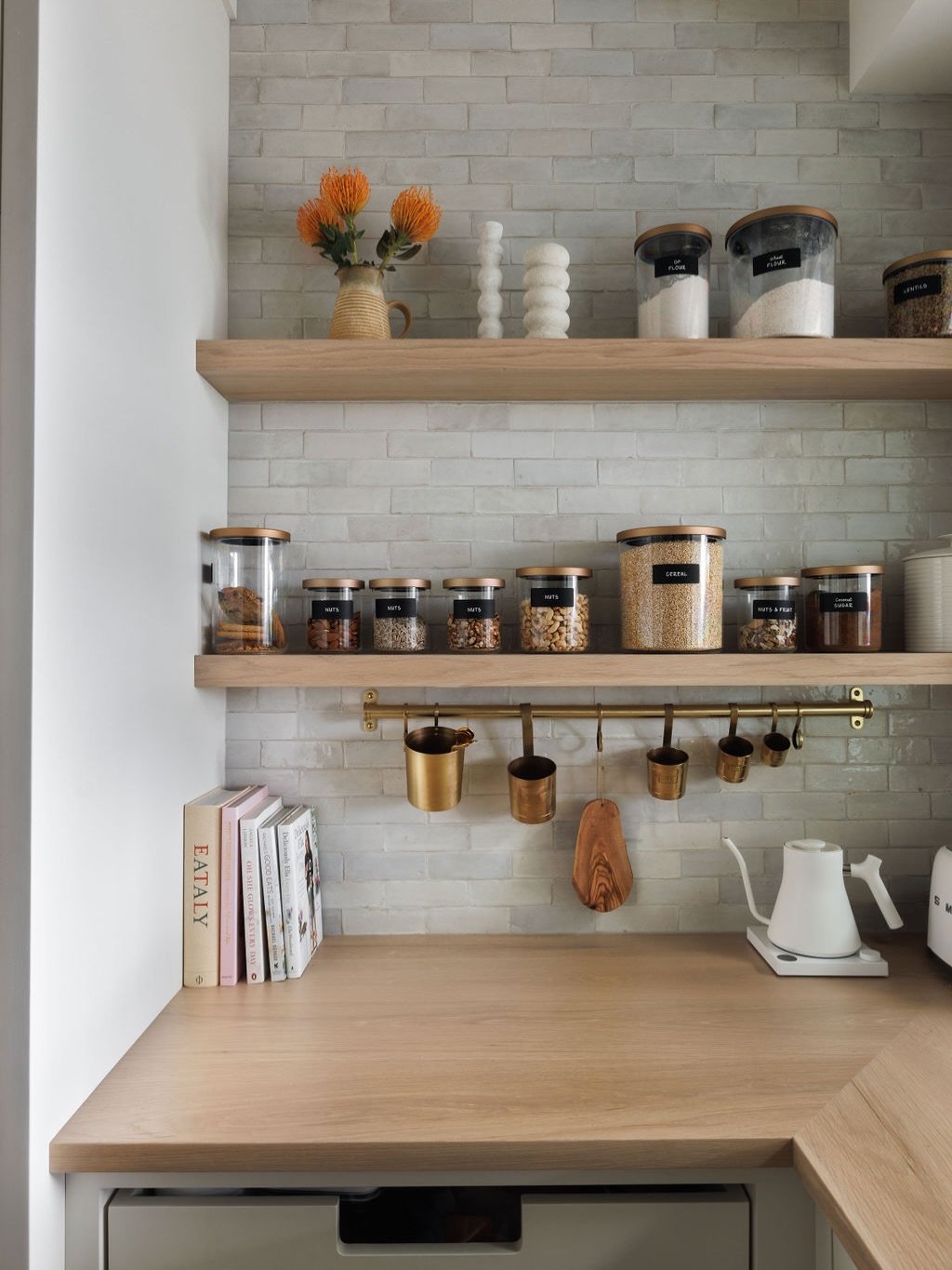 Behind the scenes (or kitchen) 🍸🍊 

#pantry #customhome #designateddevelopments