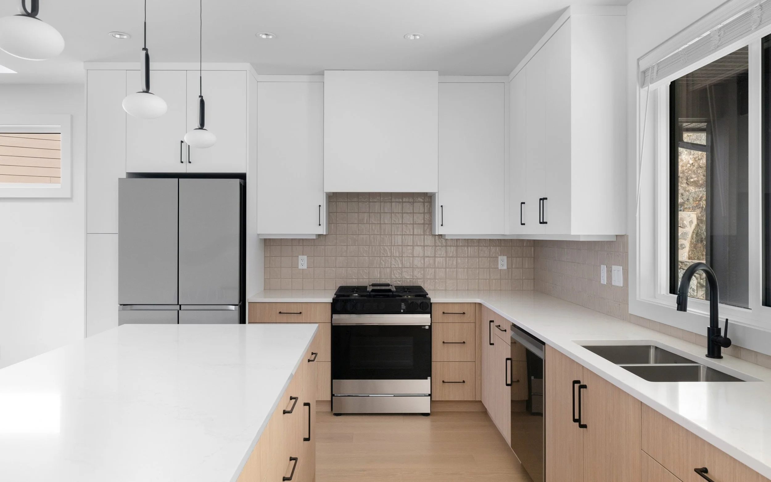 3425Horizon_Kitchen2.jpg