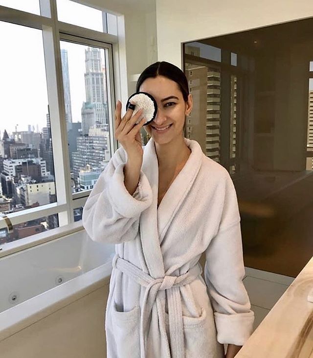 Fresh skin with @facehalo 😍✨🛁