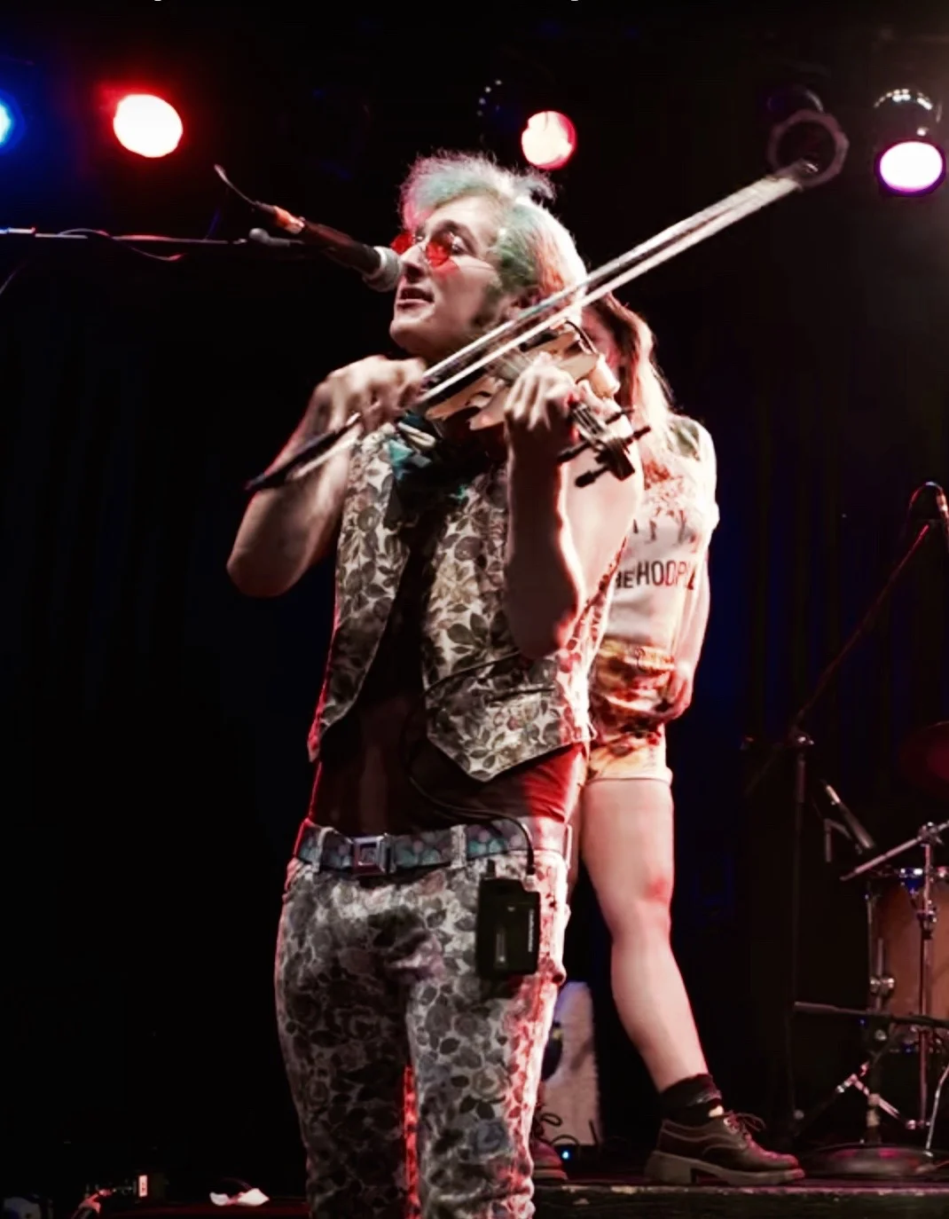 corwin.onstagejimandtom.jpg