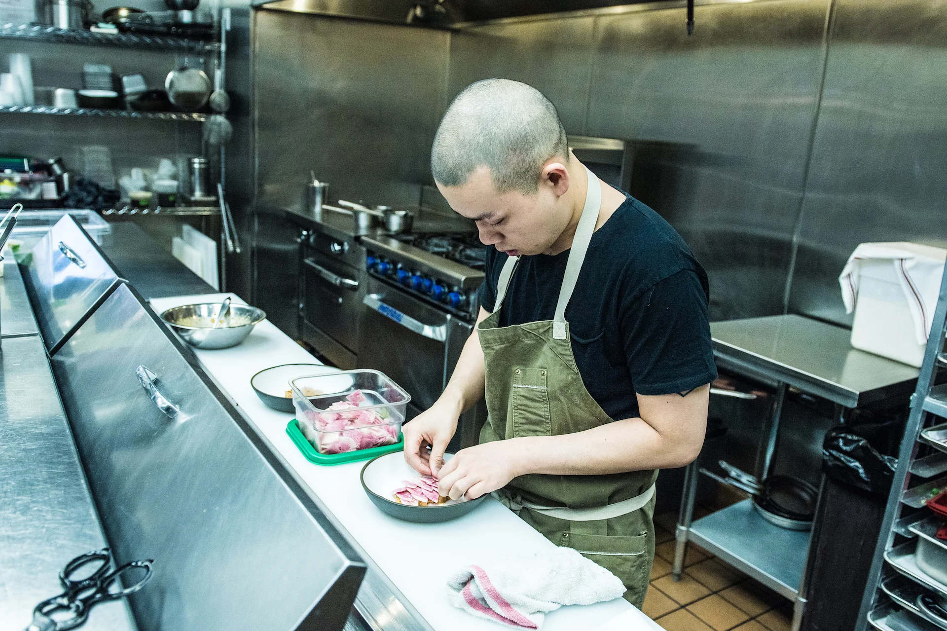 Chef Yao plating.