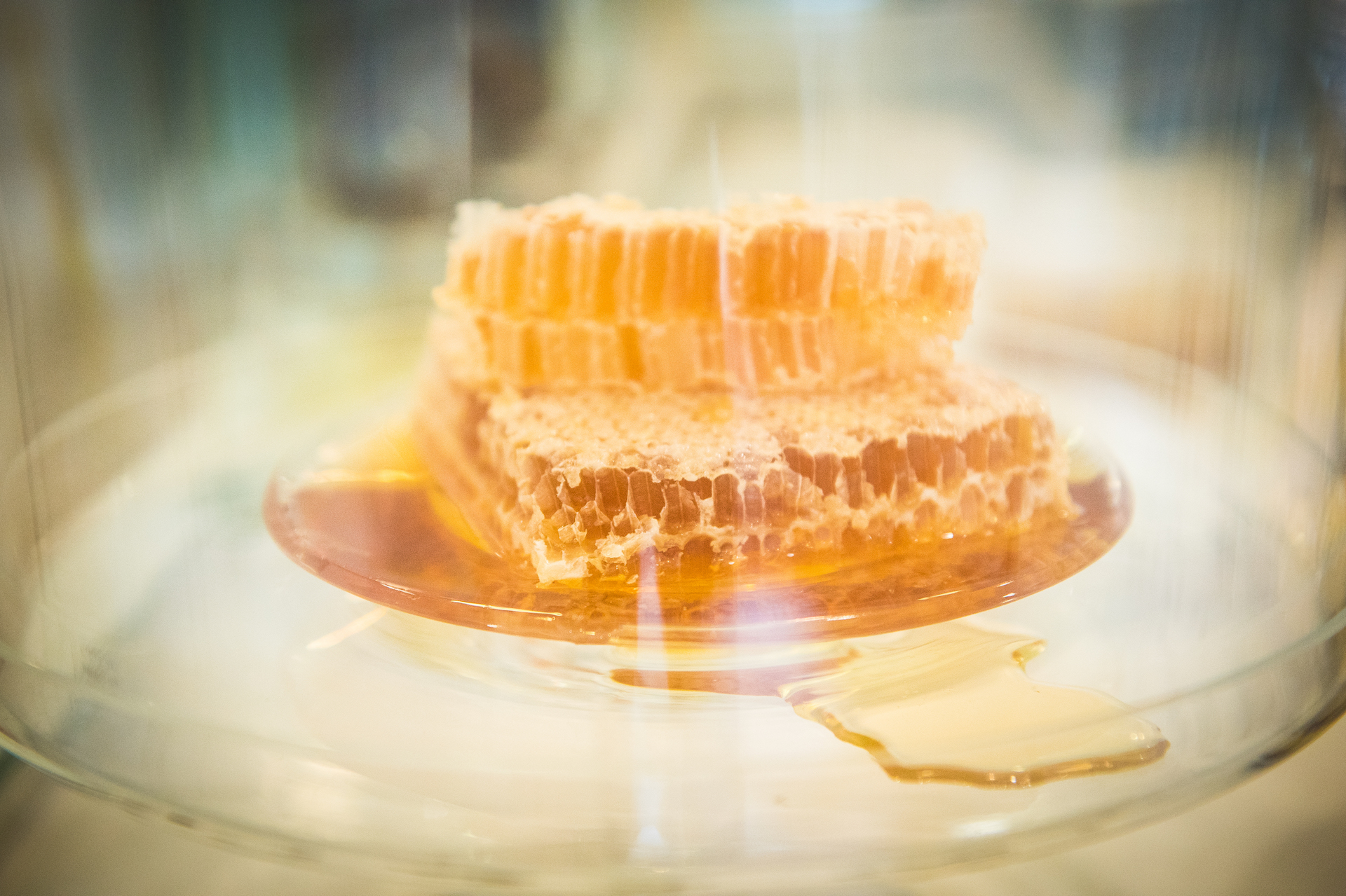 The natural honey Creme Bee uses.