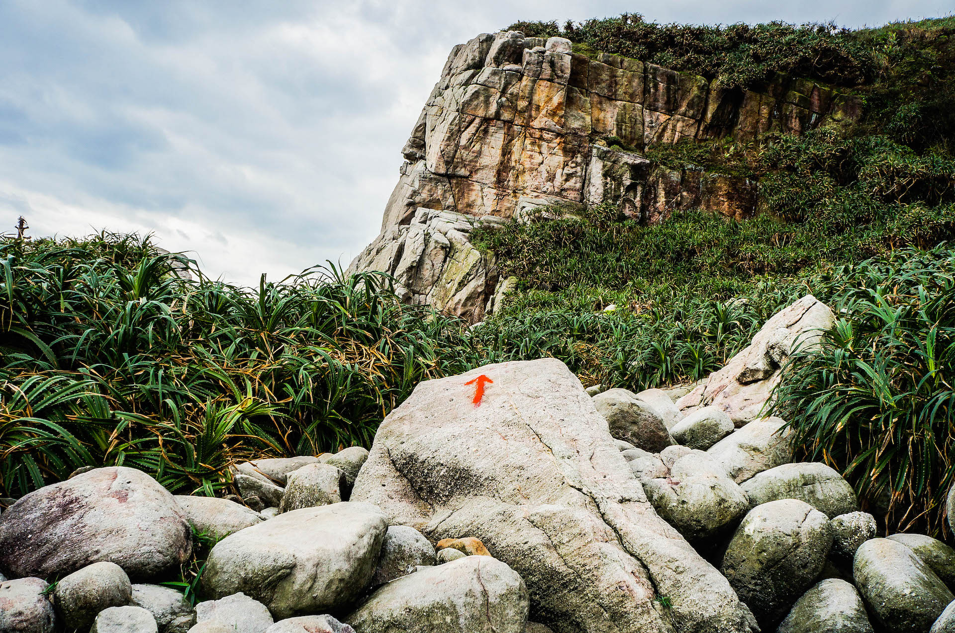 Photo: Long Dong - Long Dong Cliffs