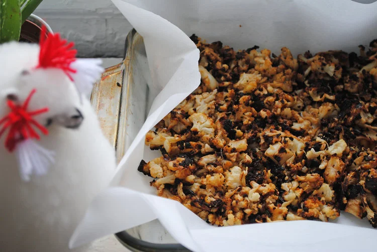 SIMPLE ROASTED CAULIFLOWER