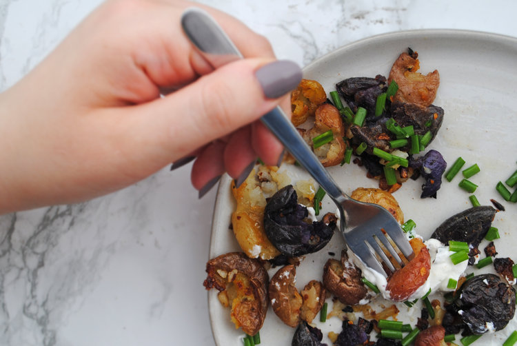 GARLIC BUTTER SMASHED POTATOES
