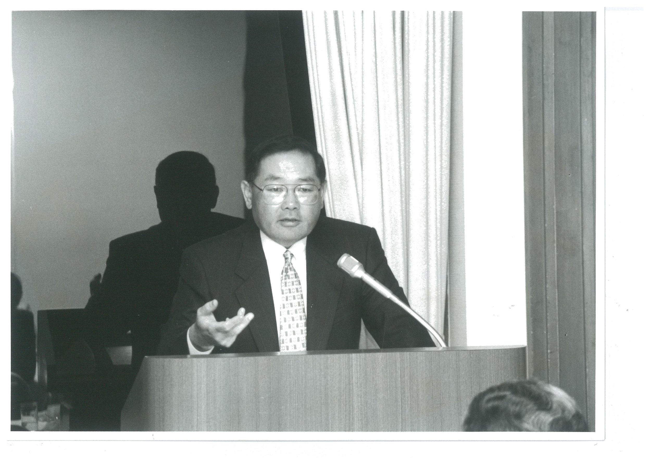 Daniel I. Okimoto (1995).jpg