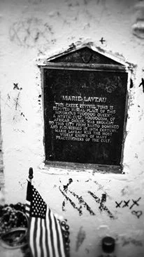 Marie Laveau tomb.jpg